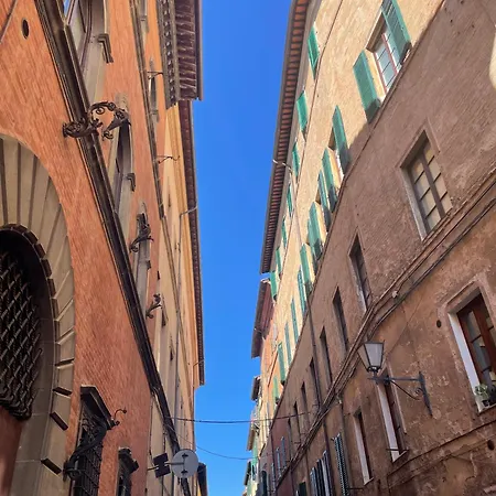Violante House Apartment